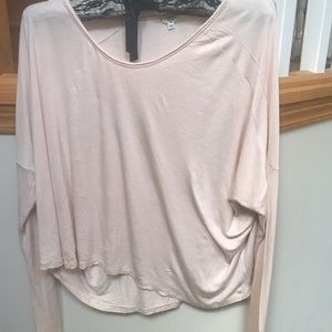 Aritzia Wilfred size medium long sleeve tee!